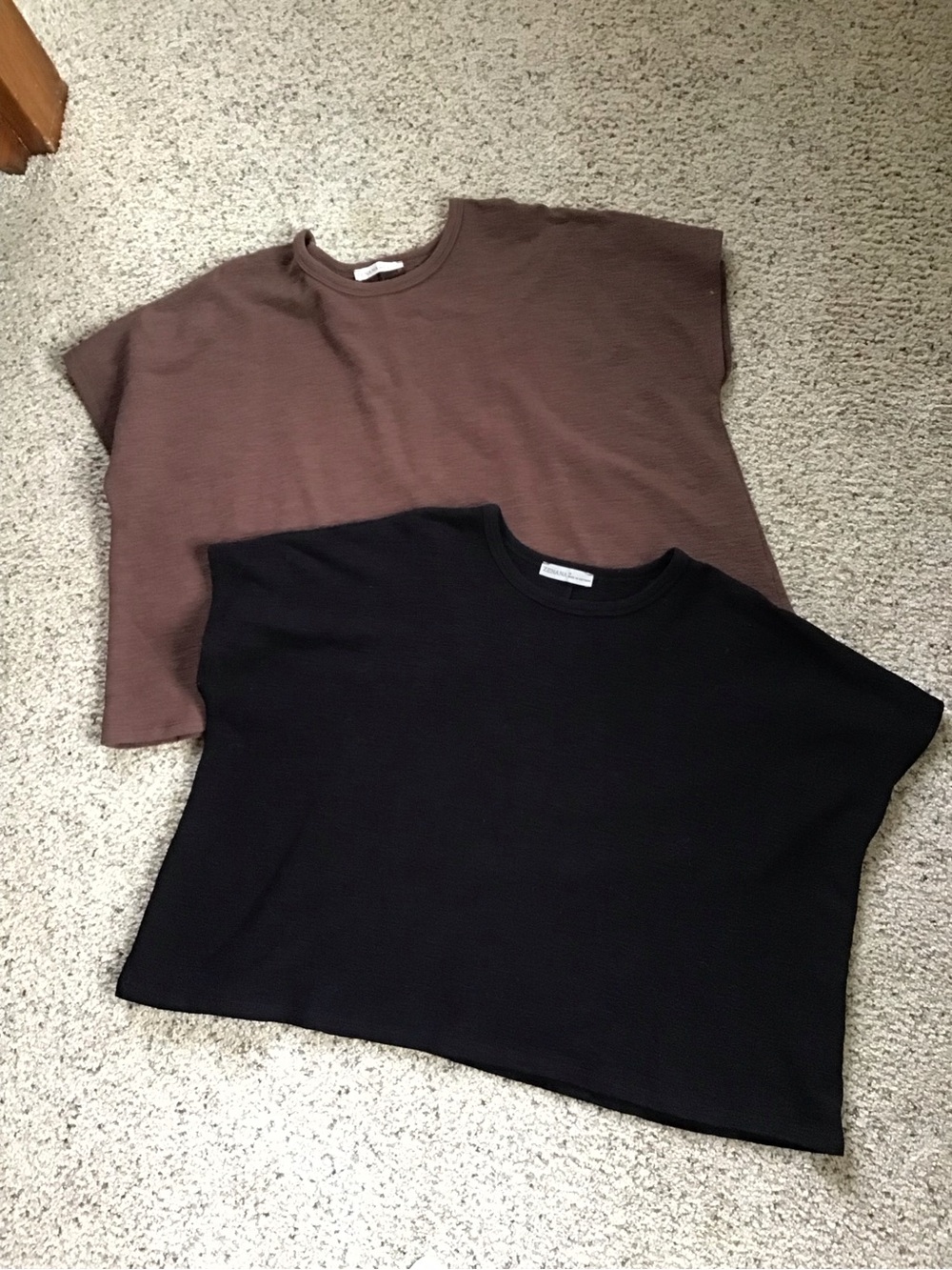 Zenana Outfitters Boxy Short Sleeve Woven Tops in Brown & Black, Size M